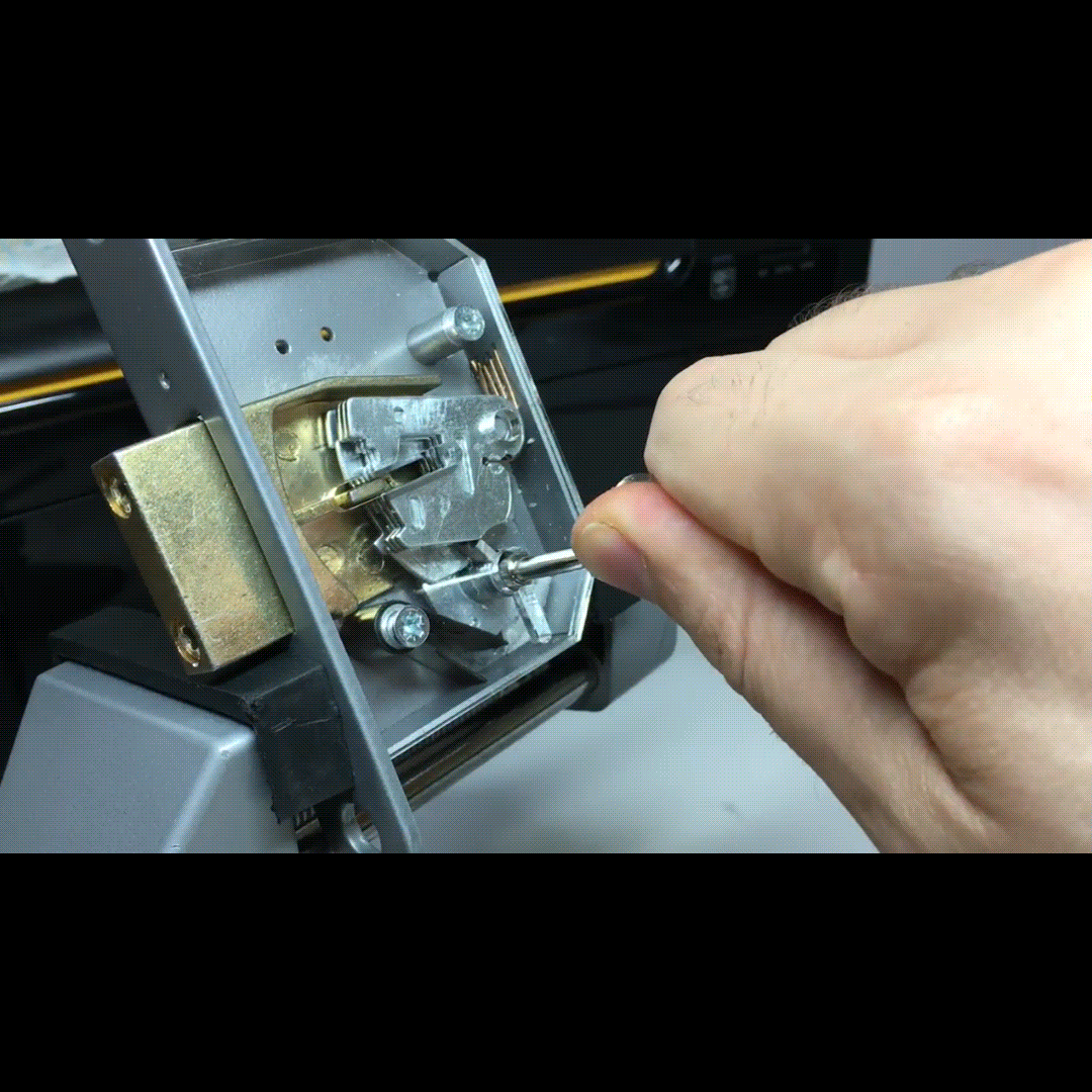 gray computer monitor