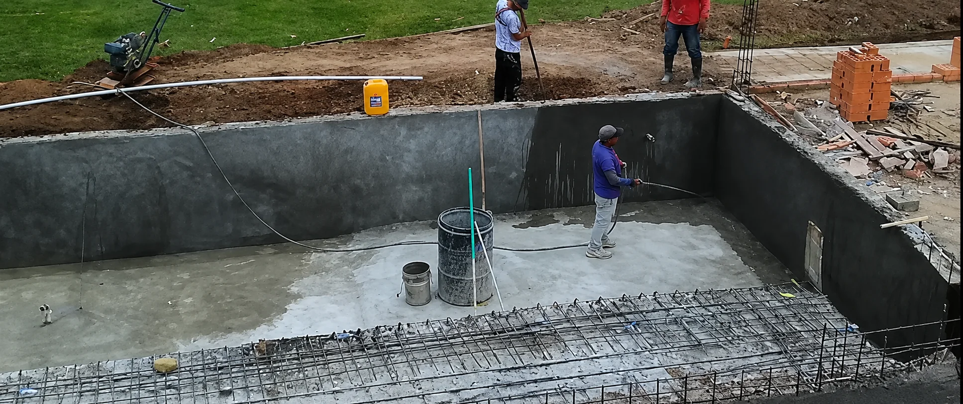 Construcción de piscinas y jacuzzis modernos en Quindío