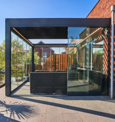 Sundial Prestige convertible pergola