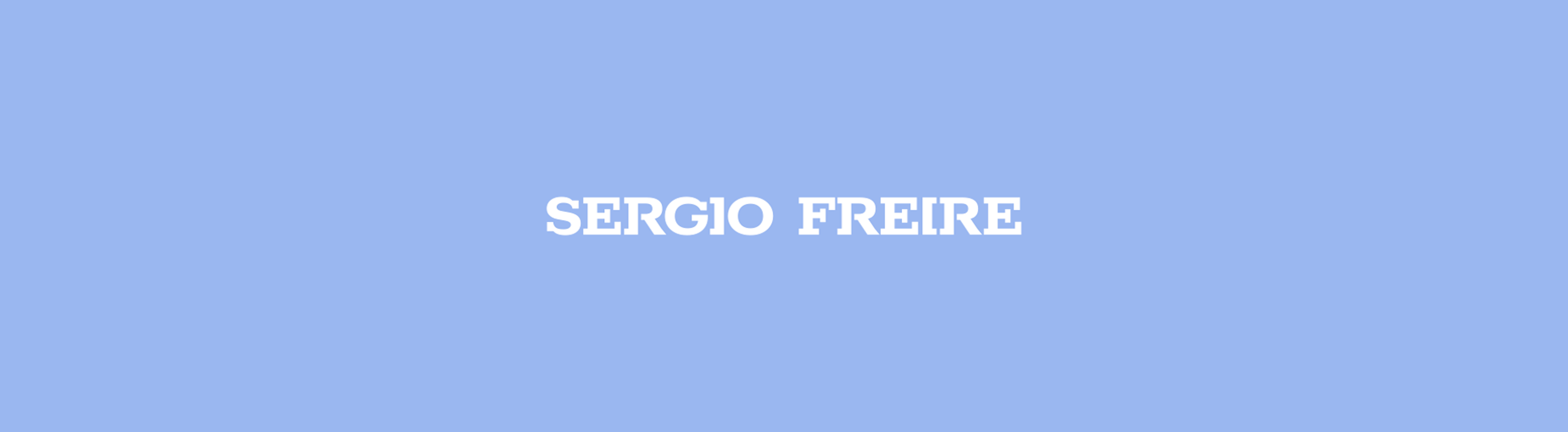 GIF del logotipo de Sergio Freire en distintos colores sobre fondos