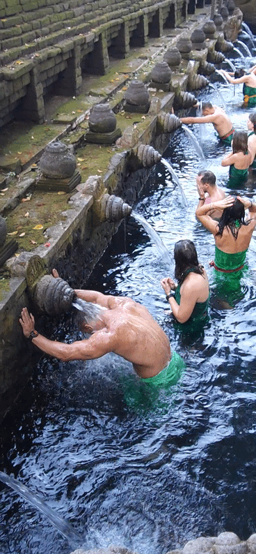 melukat (purification) in Tirta Empul