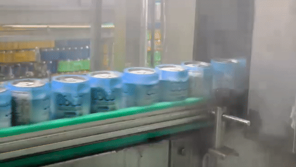 gif cannettes sur un rail