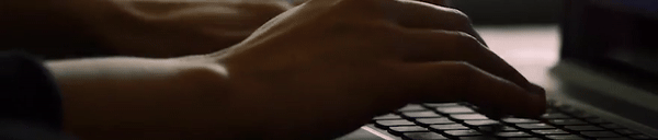 gif main tape à la machine