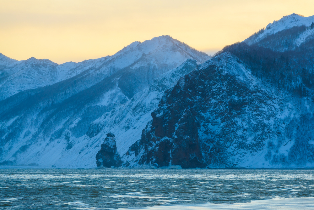 Мыс Великан скалы