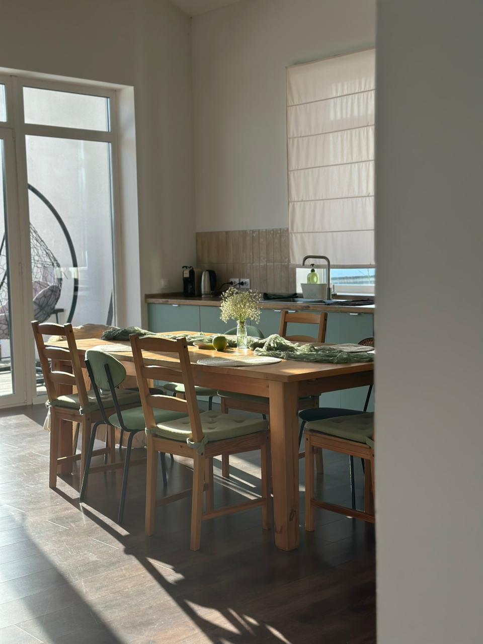 Кухня с современным оборудованием