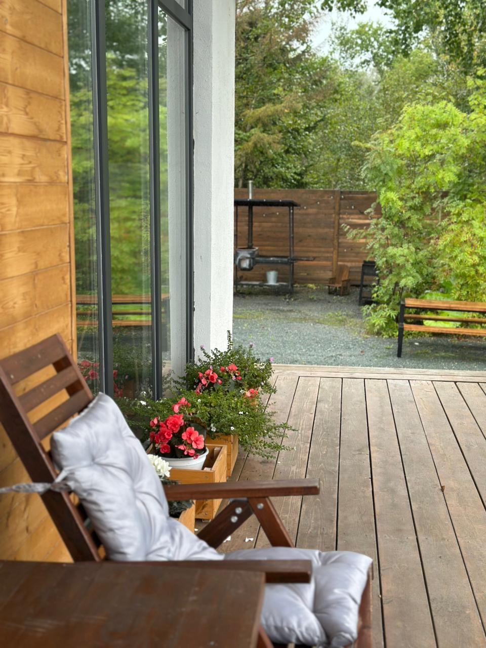 Закрытая терраса для отдыха