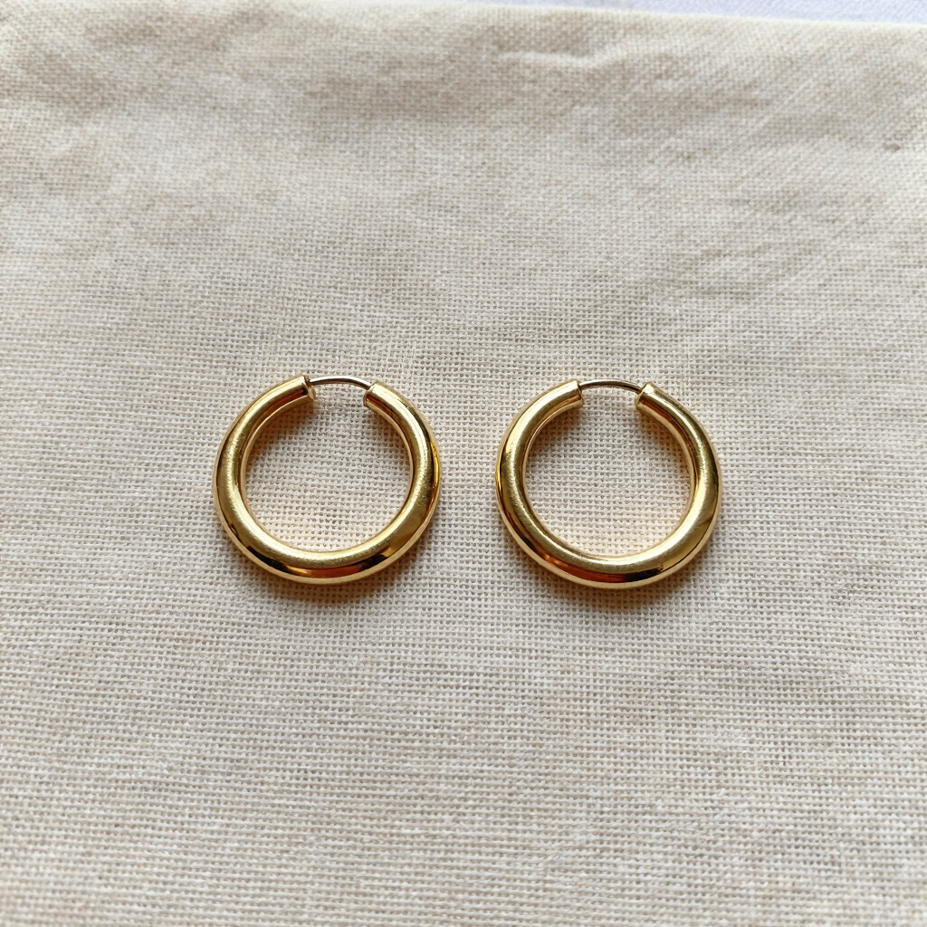 Freja Solskinns Hoops