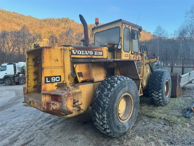 Volvo L90