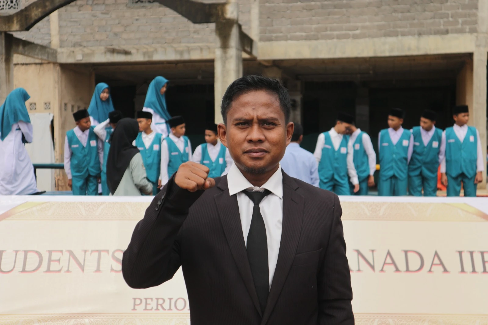 Ust. Muhamad Roni
