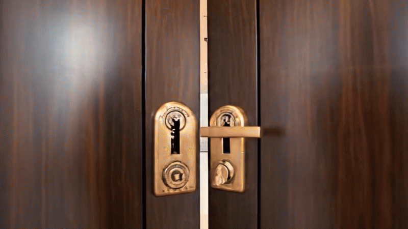 black and white bed linen